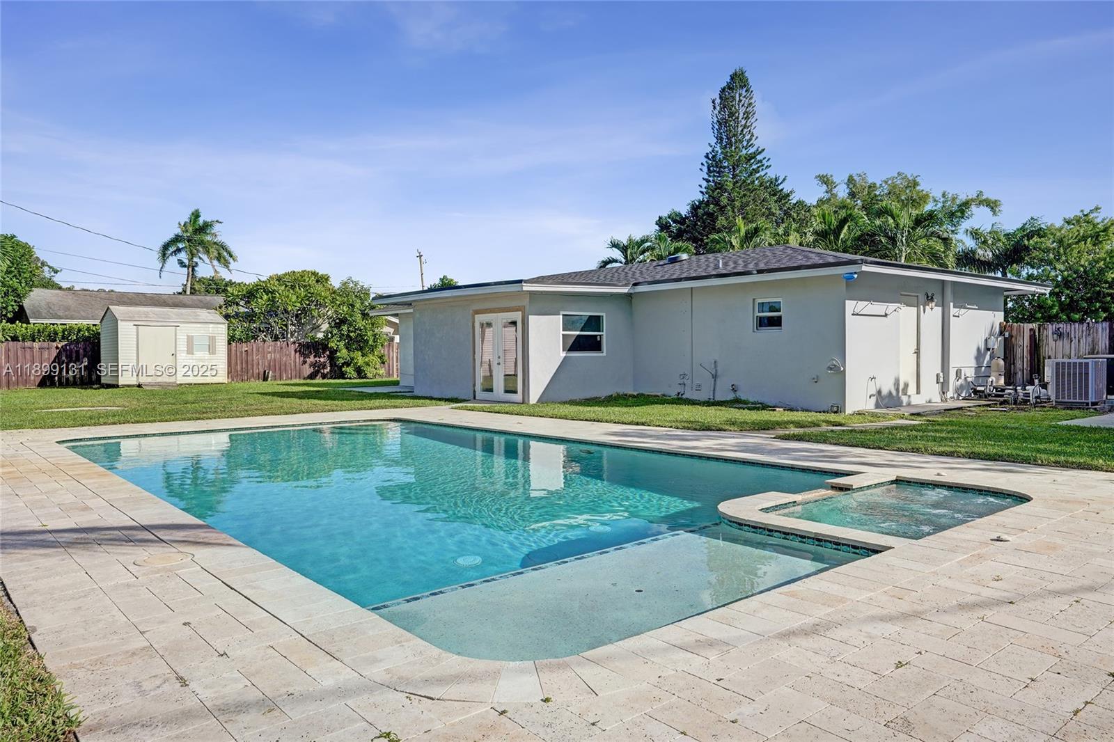 COUNTRY CLUB ACRES 5 - Residential