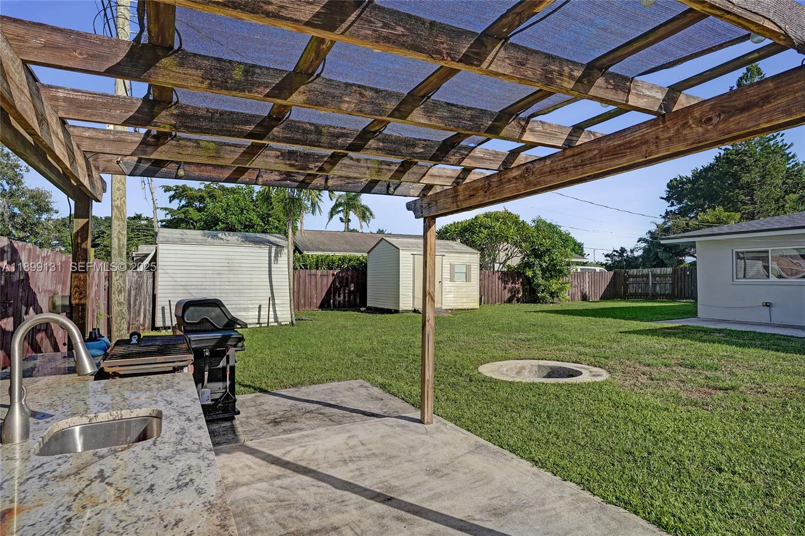 COUNTRY CLUB ACRES 5 - Residential