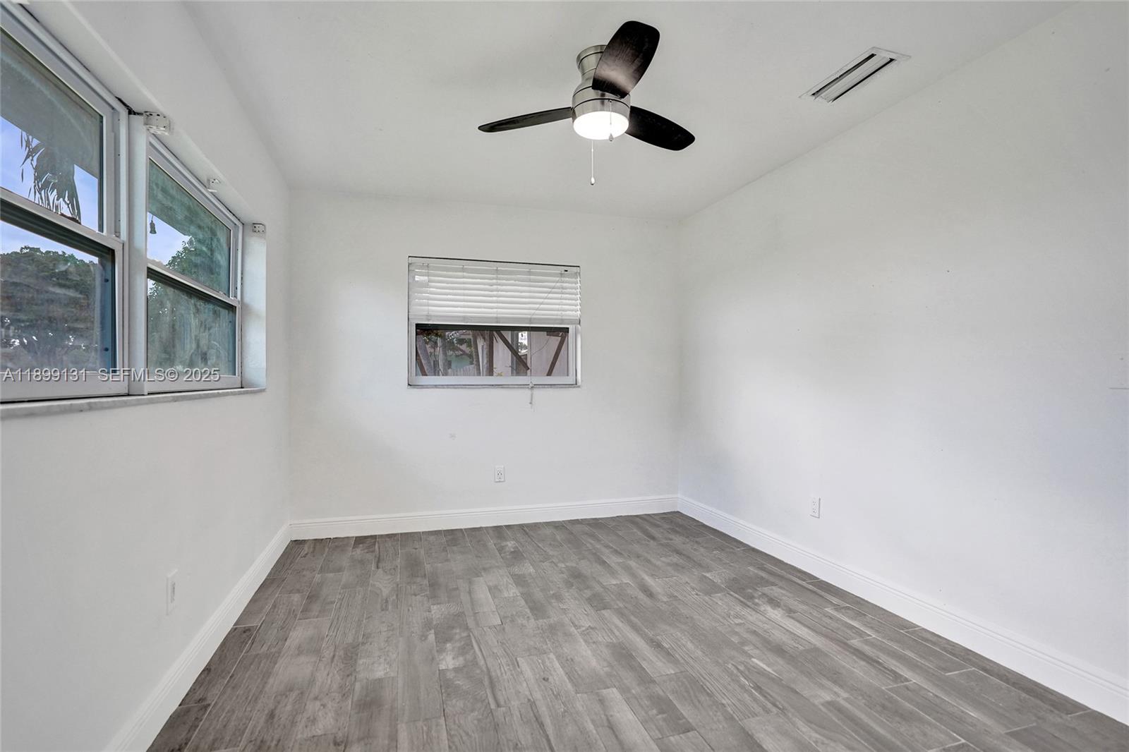 COUNTRY CLUB ACRES 5 - Residential