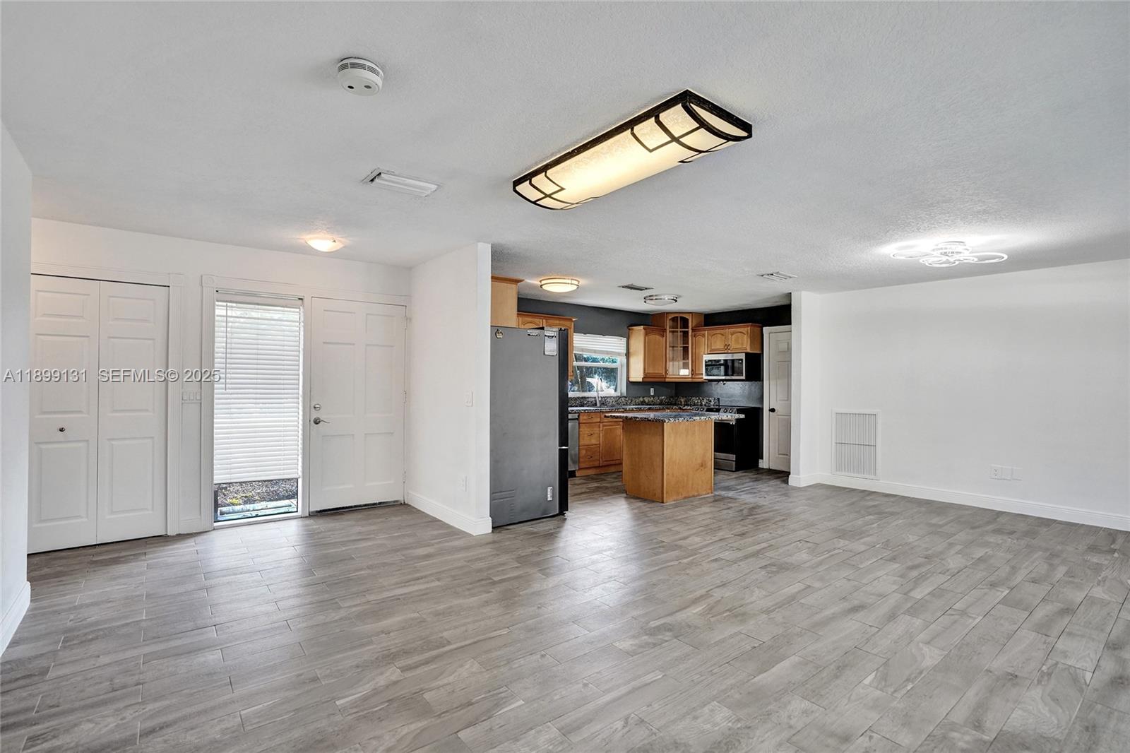 COUNTRY CLUB ACRES 5 - Residential