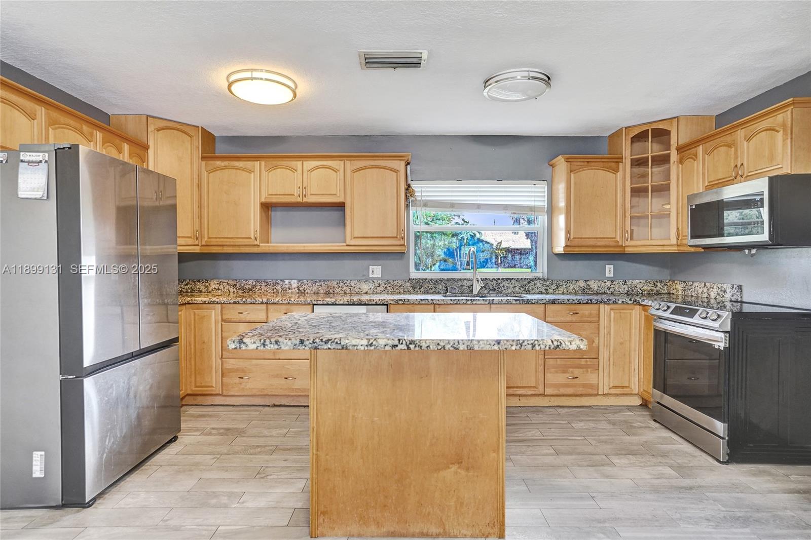 COUNTRY CLUB ACRES 5 - Residential