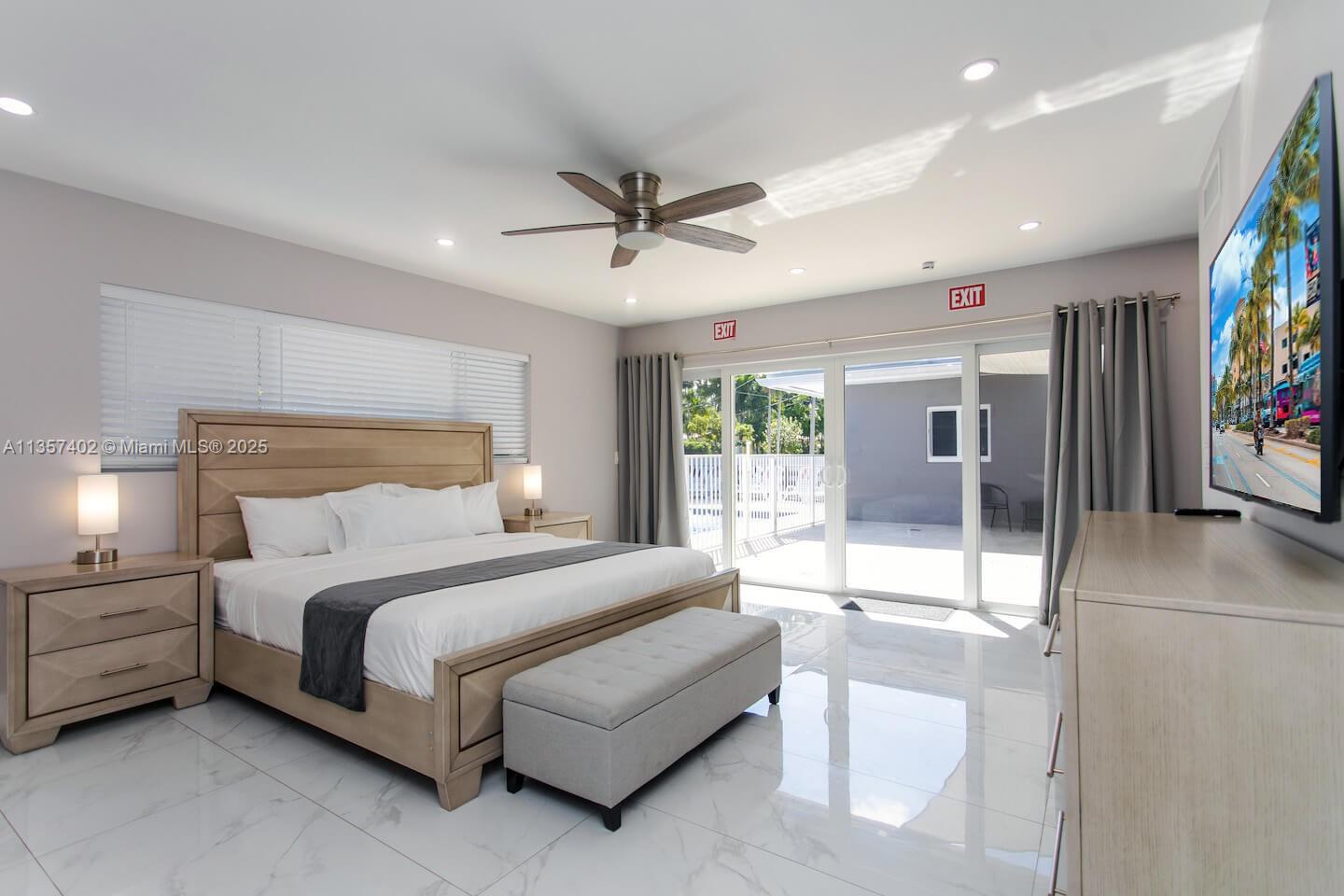 HOLLYWOOD LAKES SECTION - Residential Lease