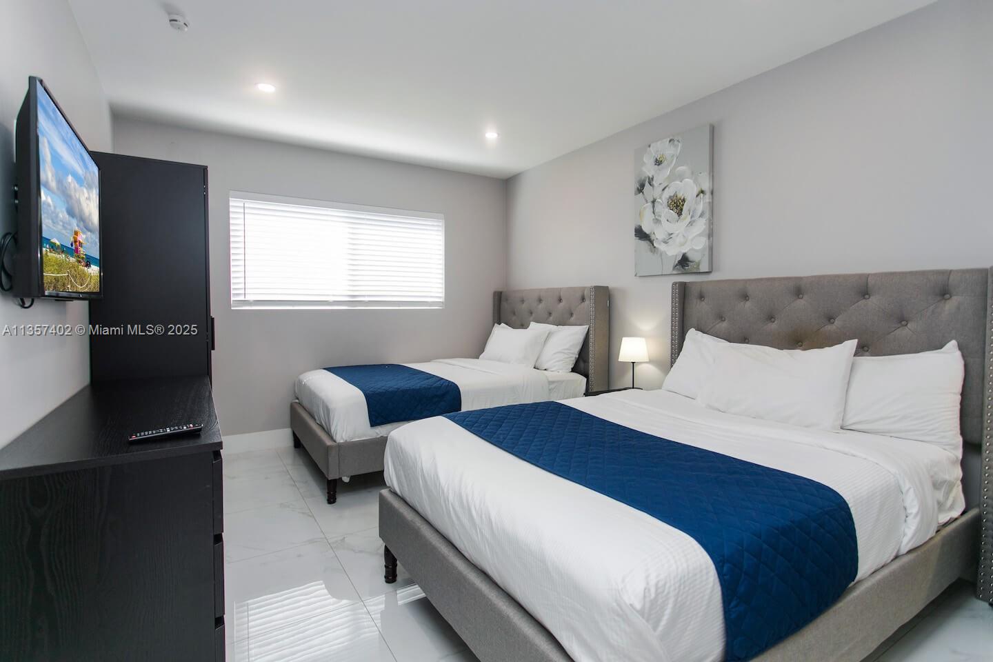 HOLLYWOOD LAKES SECTION - Residential Lease