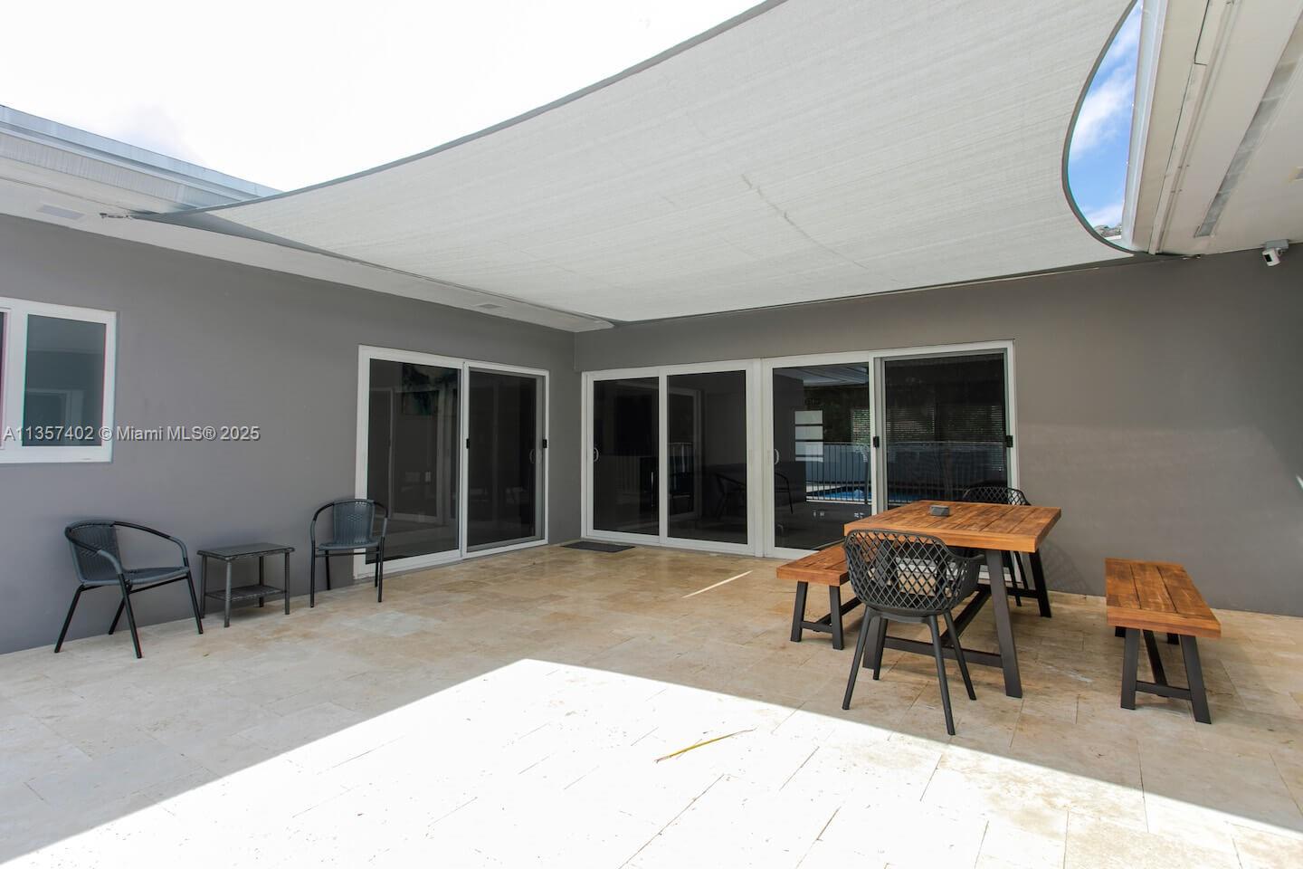 HOLLYWOOD LAKES SECTION - Residential Lease