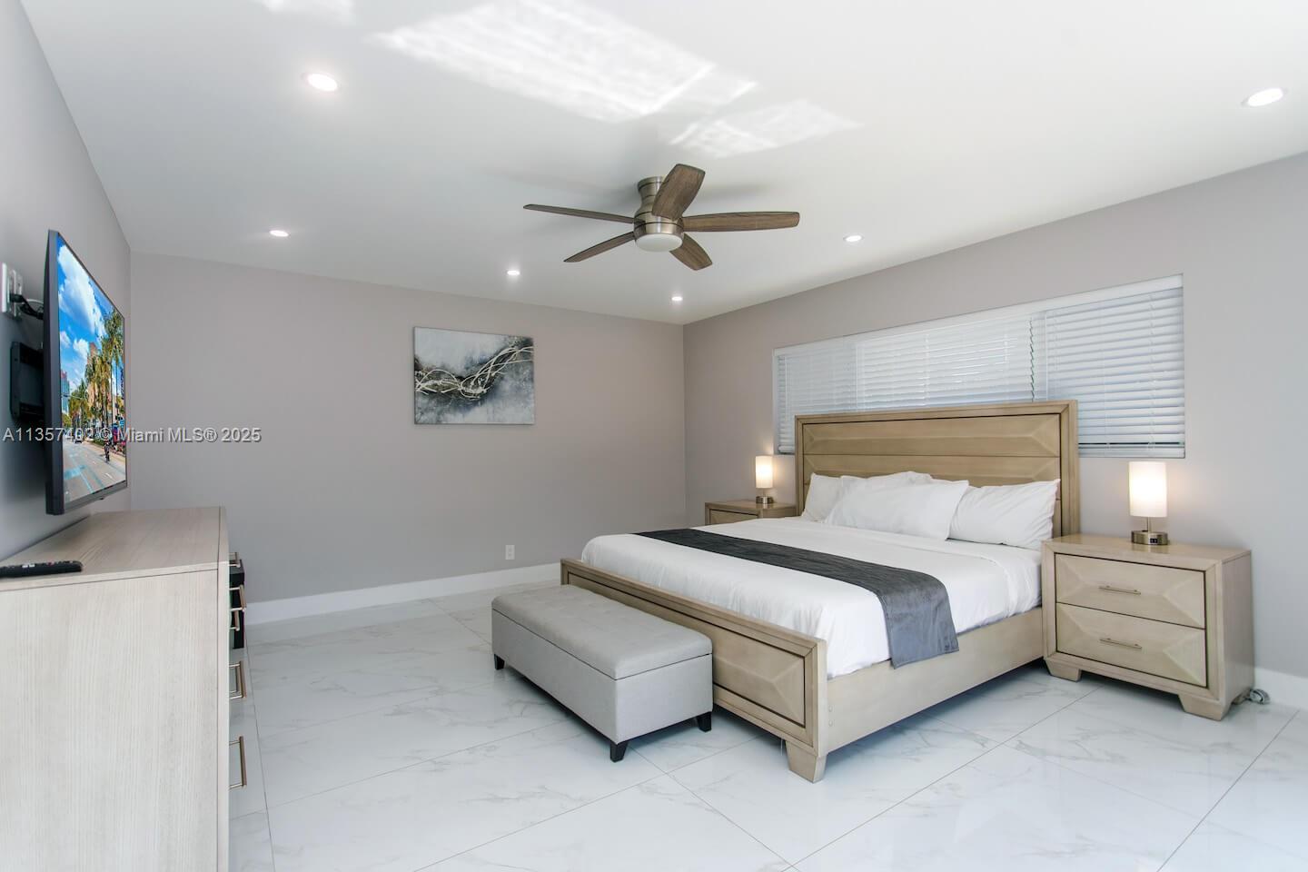 HOLLYWOOD LAKES SECTION - Residential Lease