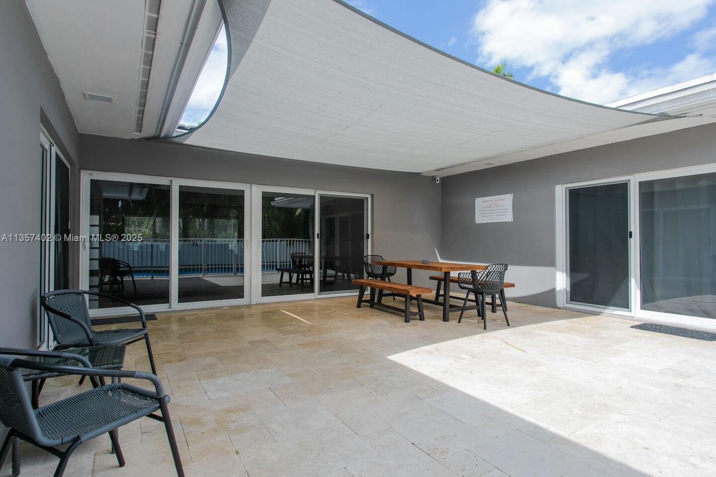 HOLLYWOOD LAKES SECTION - Residential Lease