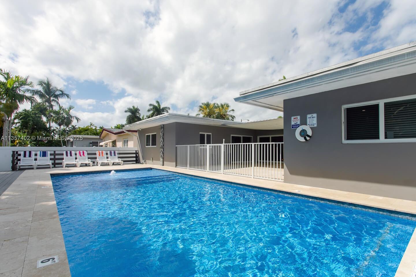 HOLLYWOOD LAKES SECTION - Residential Lease