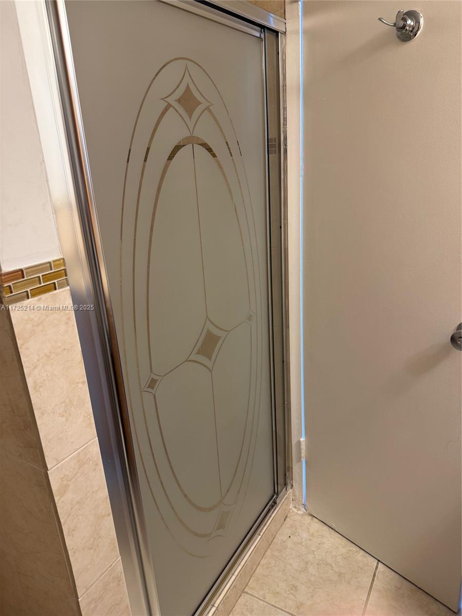 ARLEN BEACH CONDO - Residential