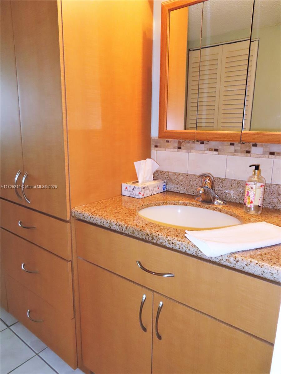 ARLEN BEACH CONDO - Residential