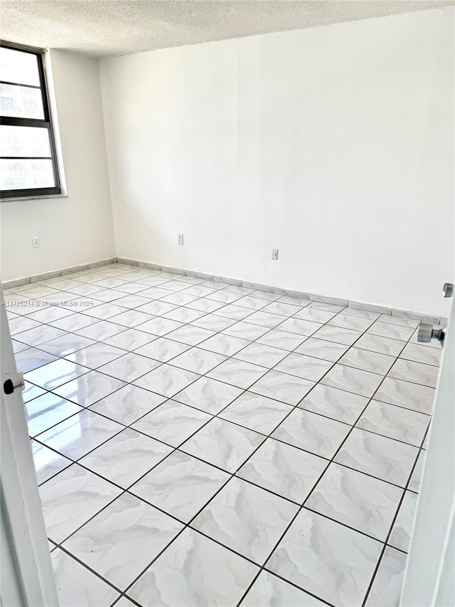 ARLEN BEACH CONDO - Residential