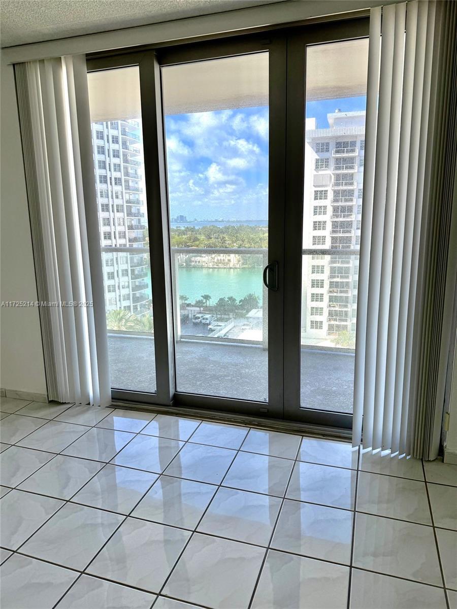 ARLEN BEACH CONDO - Residential