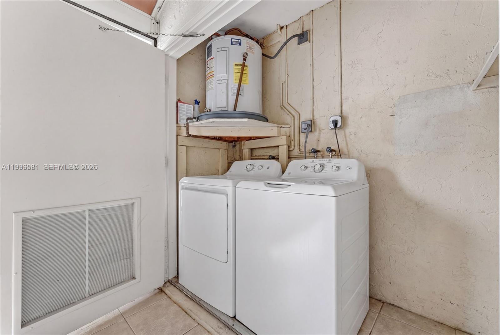 QUATRAINE CONDO I PH I - Residential