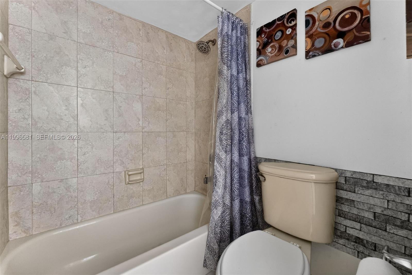 QUATRAINE CONDO I PH I - Residential