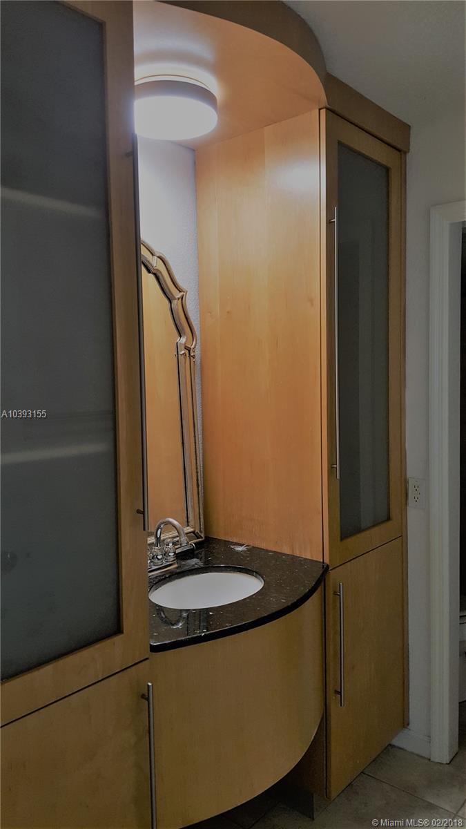 LAKES OF NEWPORT 1 CONDO - Residential Lease