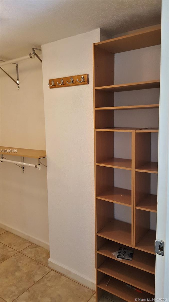 LAKES OF NEWPORT 1 CONDO - Residential Lease