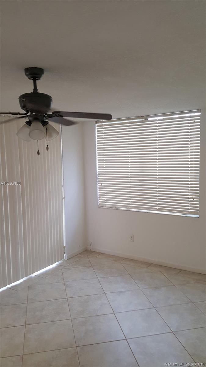 LAKES OF NEWPORT 1 CONDO - Residential Lease