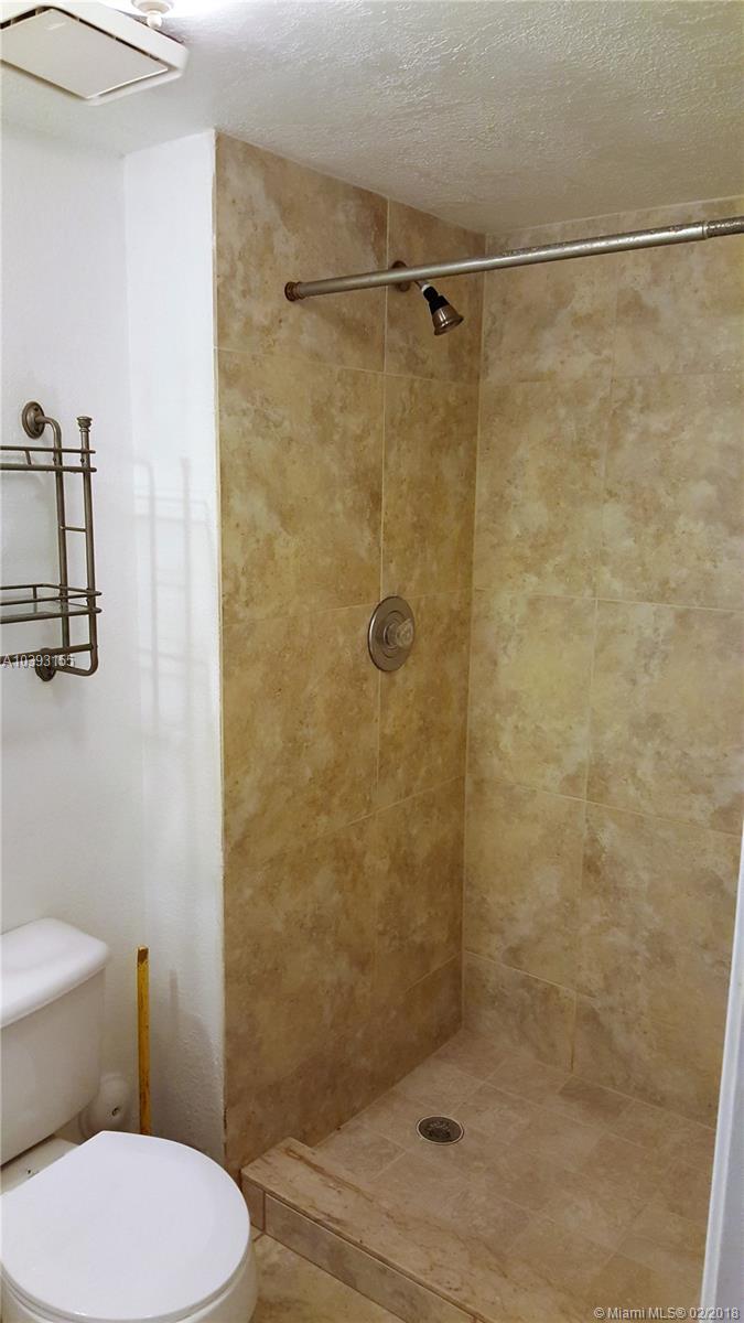 LAKES OF NEWPORT 1 CONDO - Residential Lease