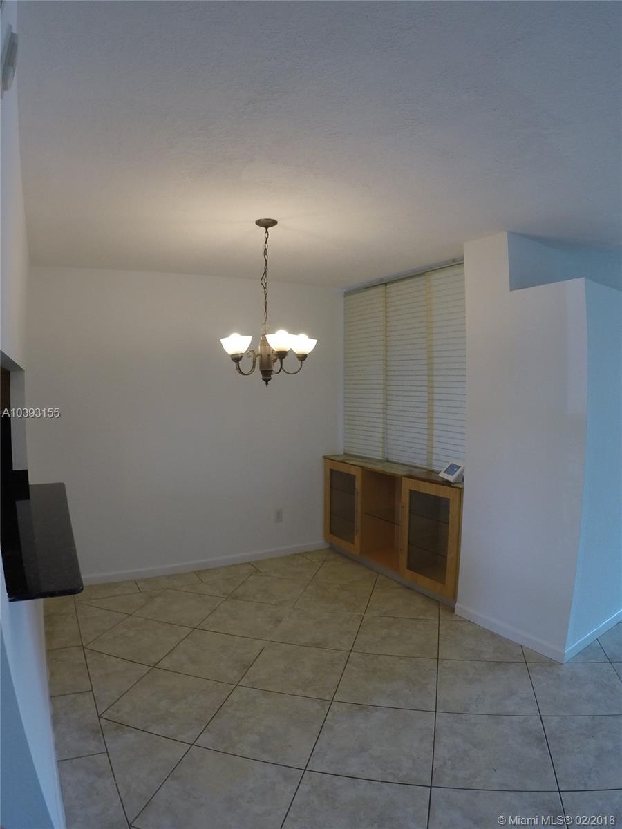 LAKES OF NEWPORT 1 CONDO - Residential Lease