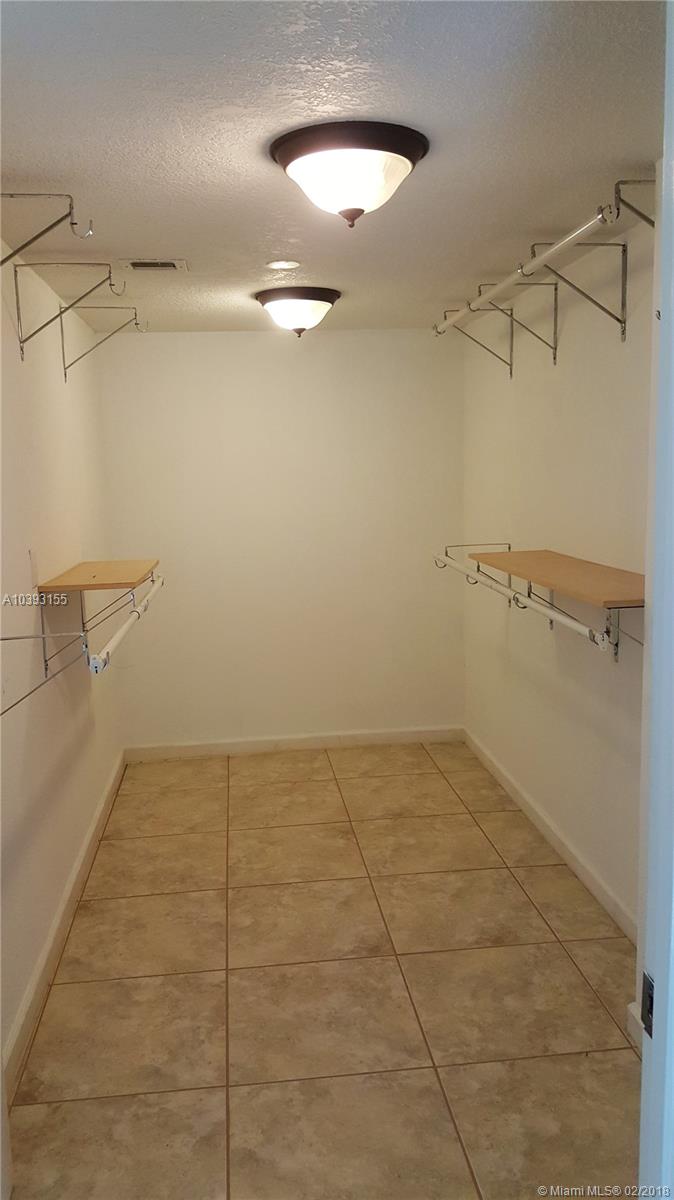 LAKES OF NEWPORT 1 CONDO - Residential Lease