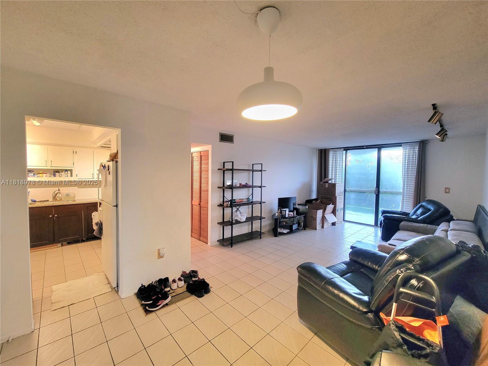 2500 Ne 135th St B208, North Miami, Miami-Dade County, Florida - 2 Bedrooms  
2 Bathrooms - 