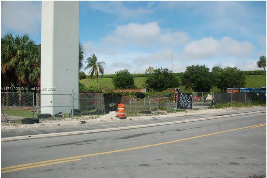 MELROSE GARDENS AMD PL - Commercial Sale