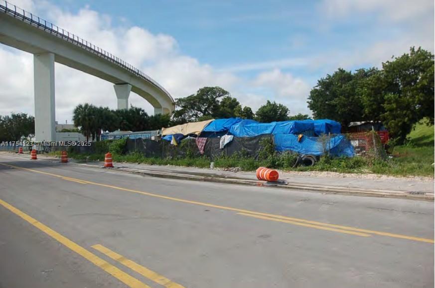 MELROSE GARDENS AMD PL - Commercial Sale