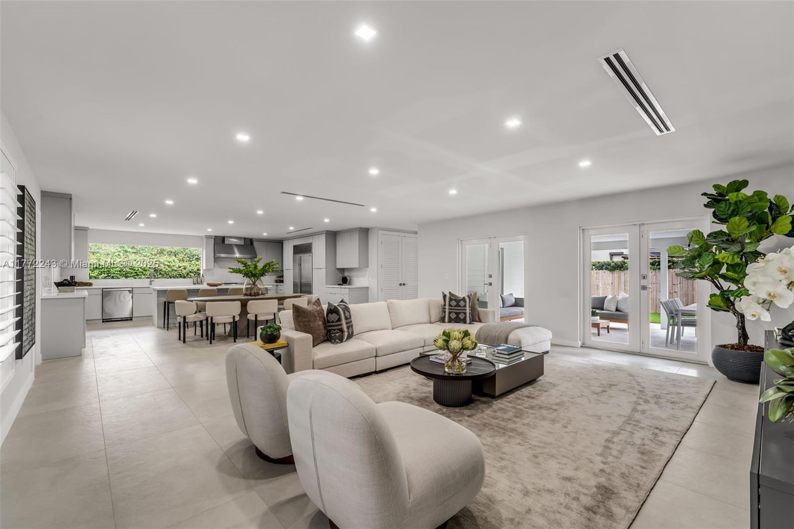 PINECREST MANOR 1ST ADDN - Residential