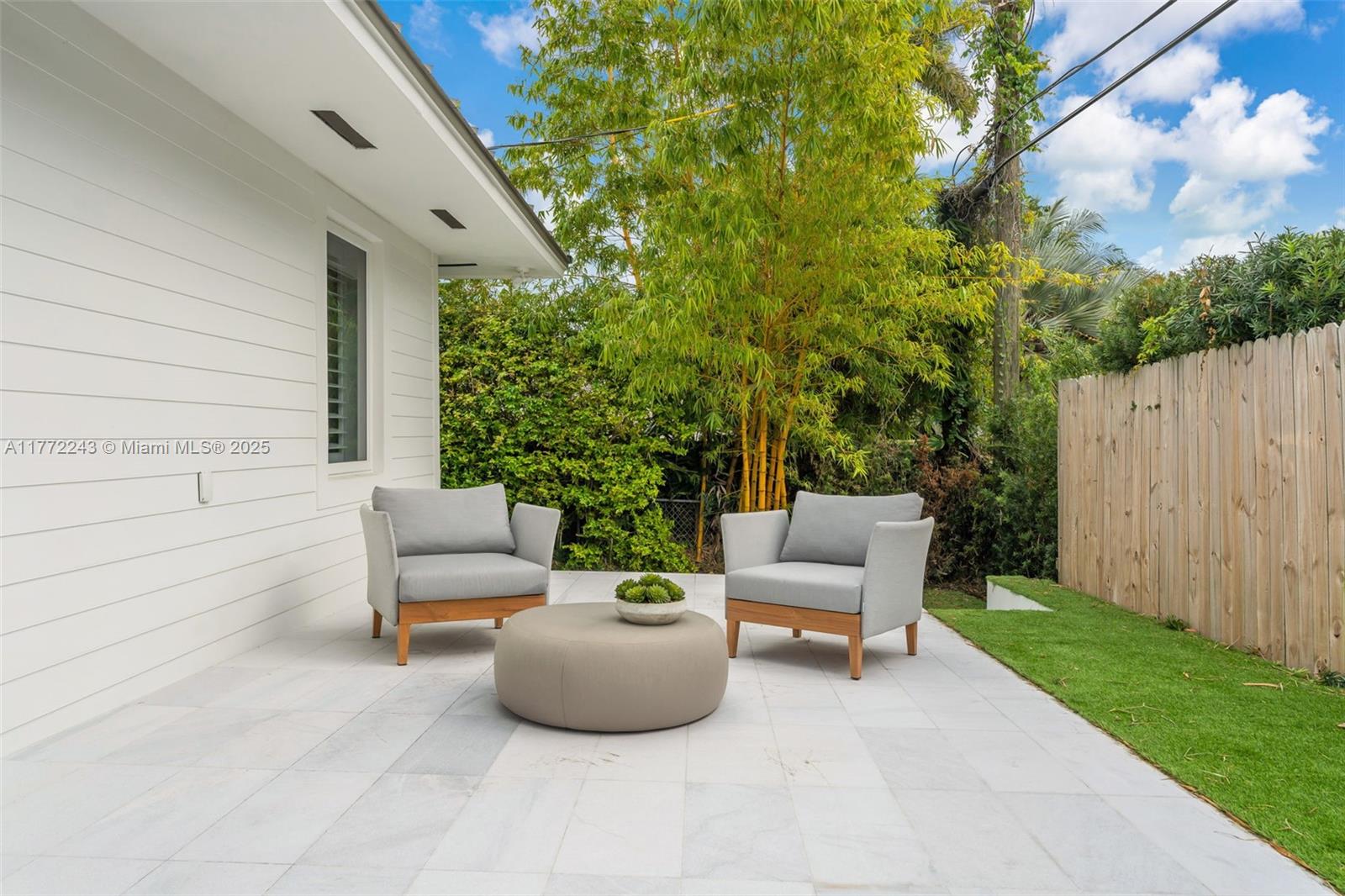 PINECREST MANOR 1ST ADDN - Residential