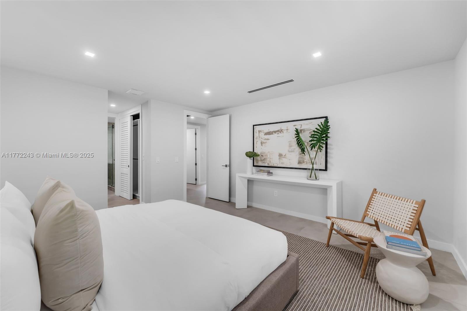 PINECREST MANOR 1ST ADDN - Residential