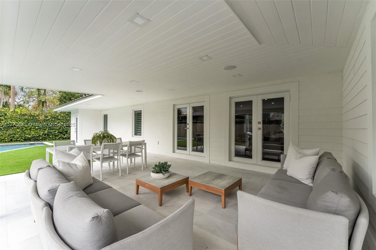 PINECREST MANOR 1ST ADDN - Residential