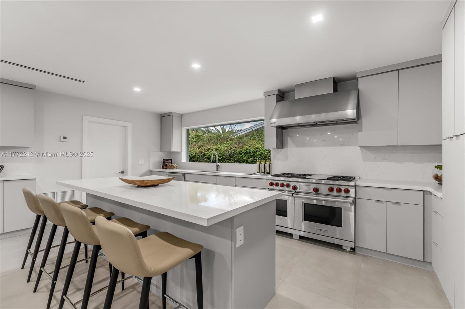 PINECREST MANOR 1ST ADDN - Residential