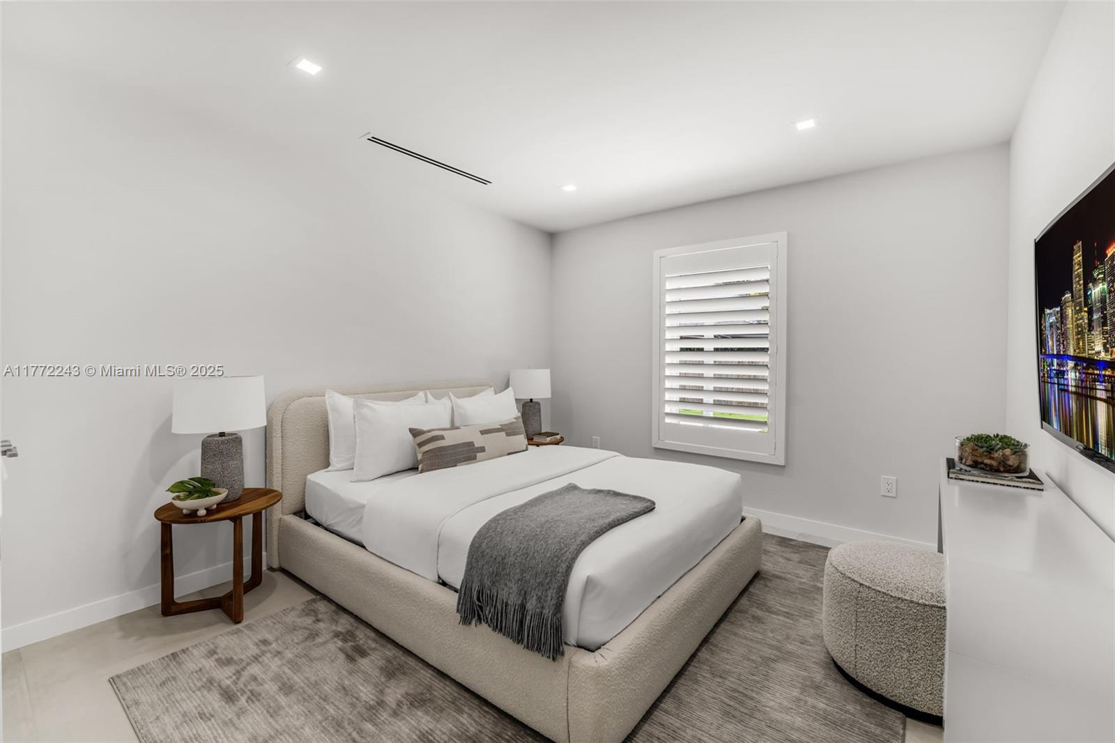 PINECREST MANOR 1ST ADDN - Residential