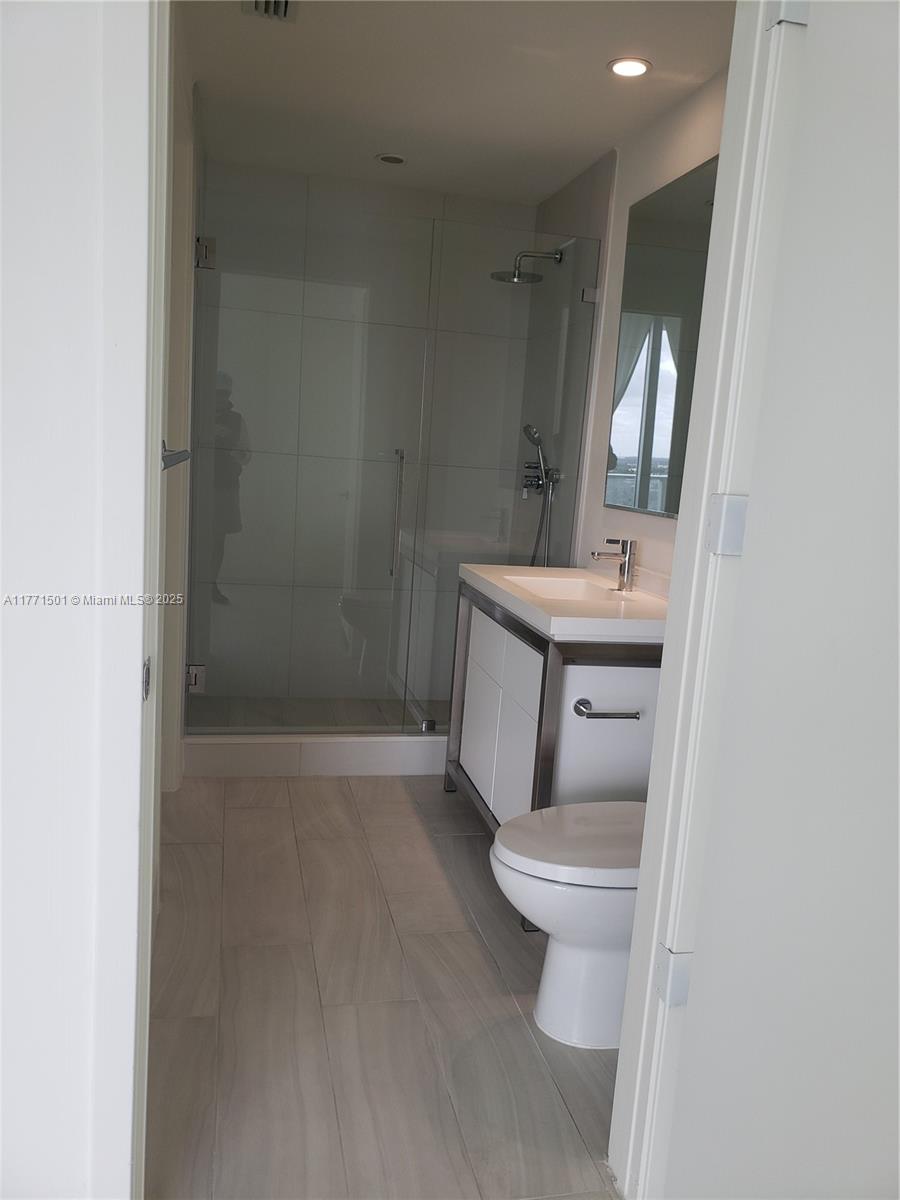 METROPICA NORTH TOWER ONE - Residential