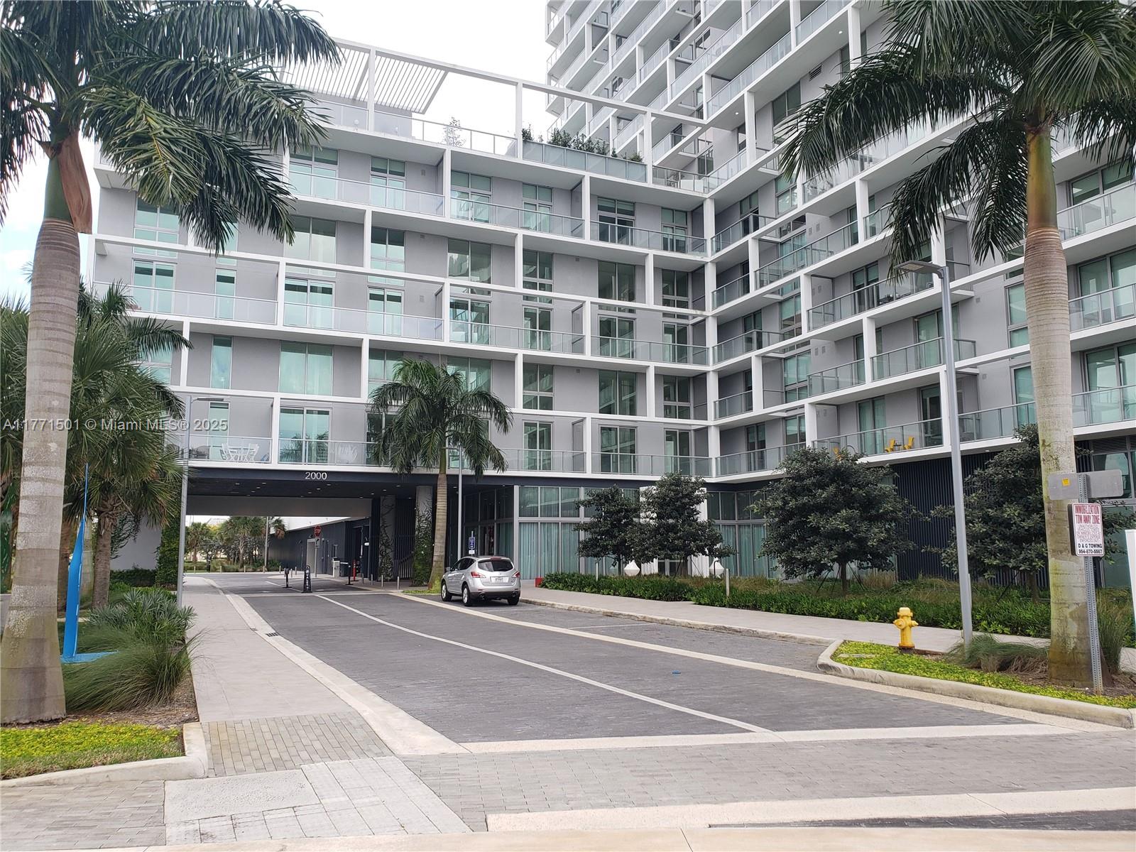 METROPICA NORTH TOWER ONE - Residential