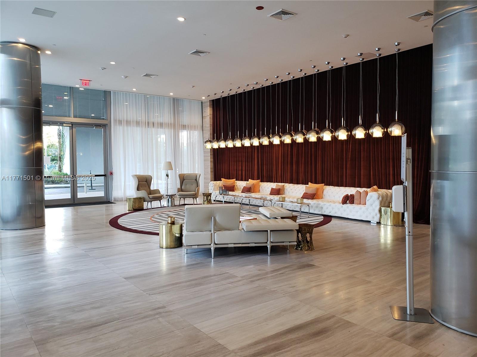 METROPICA NORTH TOWER ONE - Residential