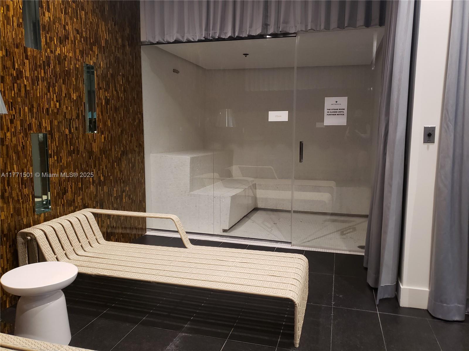 METROPICA NORTH TOWER ONE - Residential