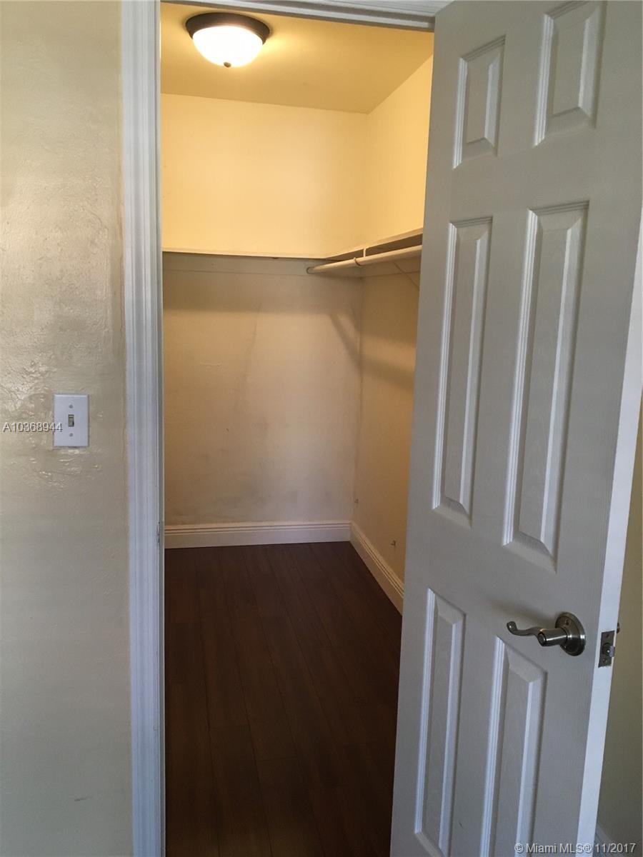 VENETIAN PALMS CONDO - Residential Lease