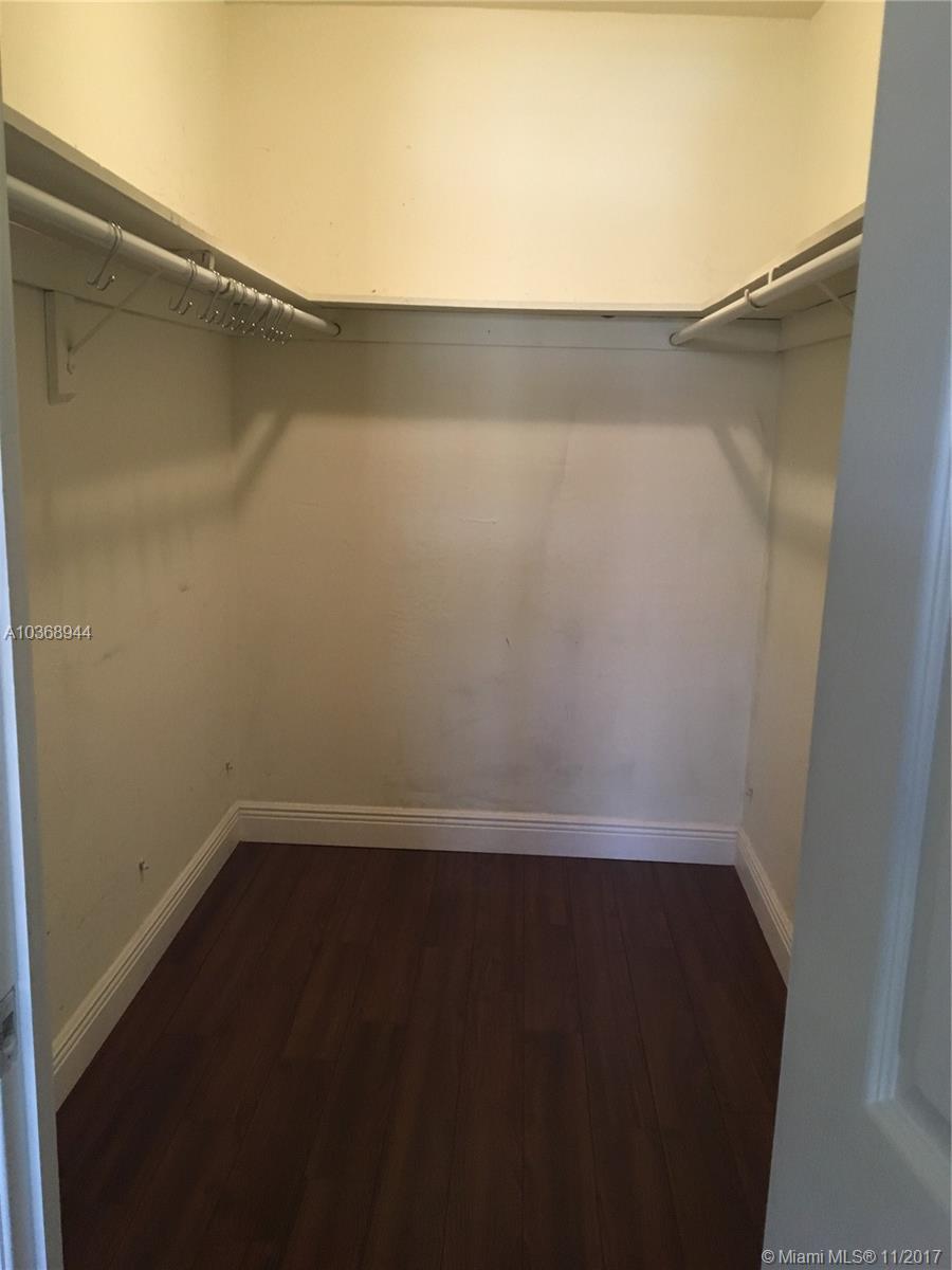 VENETIAN PALMS CONDO - Residential Lease