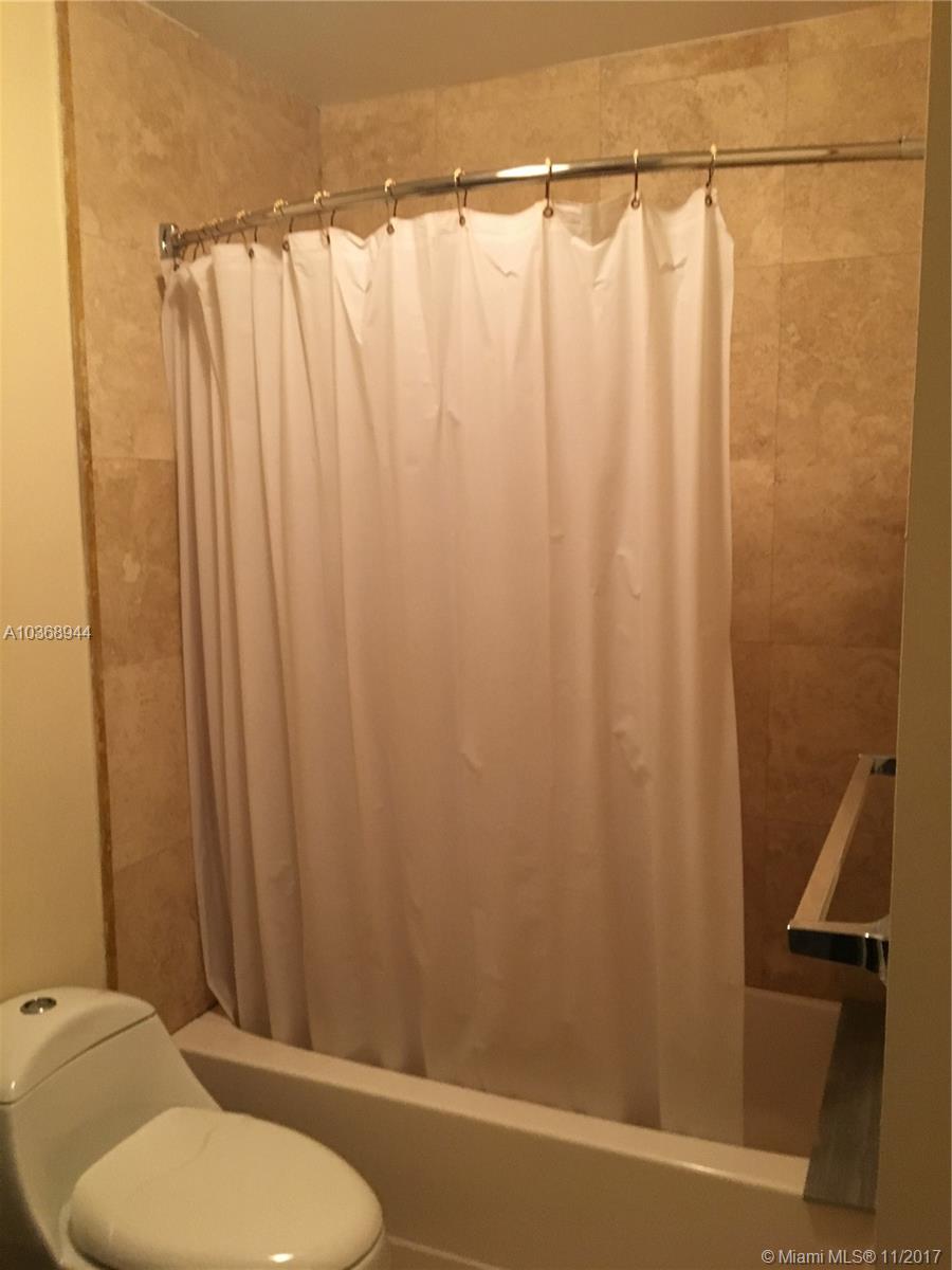 VENETIAN PALMS CONDO - Residential Lease