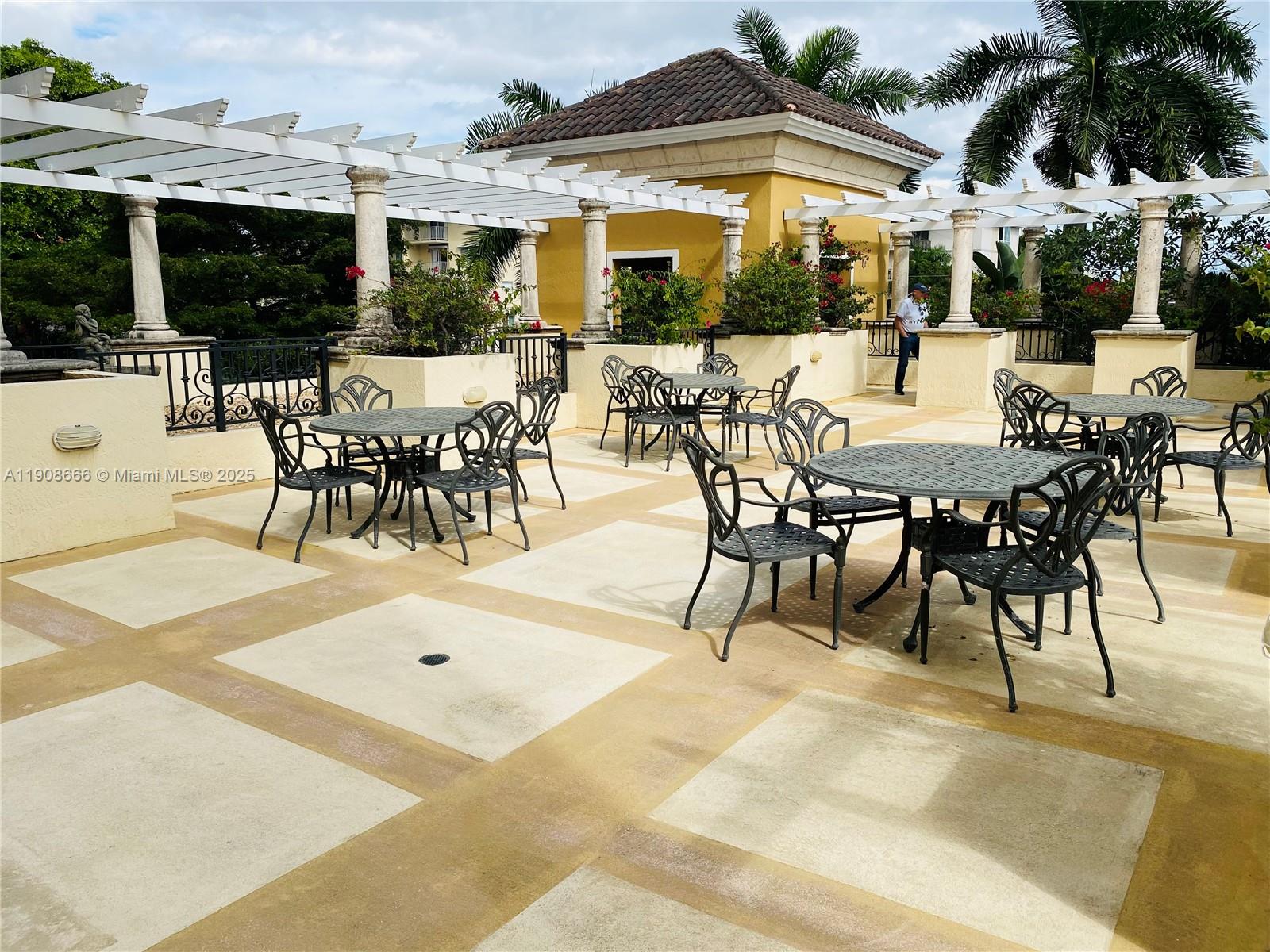 VILLA CALABRIA CONDO - Residential