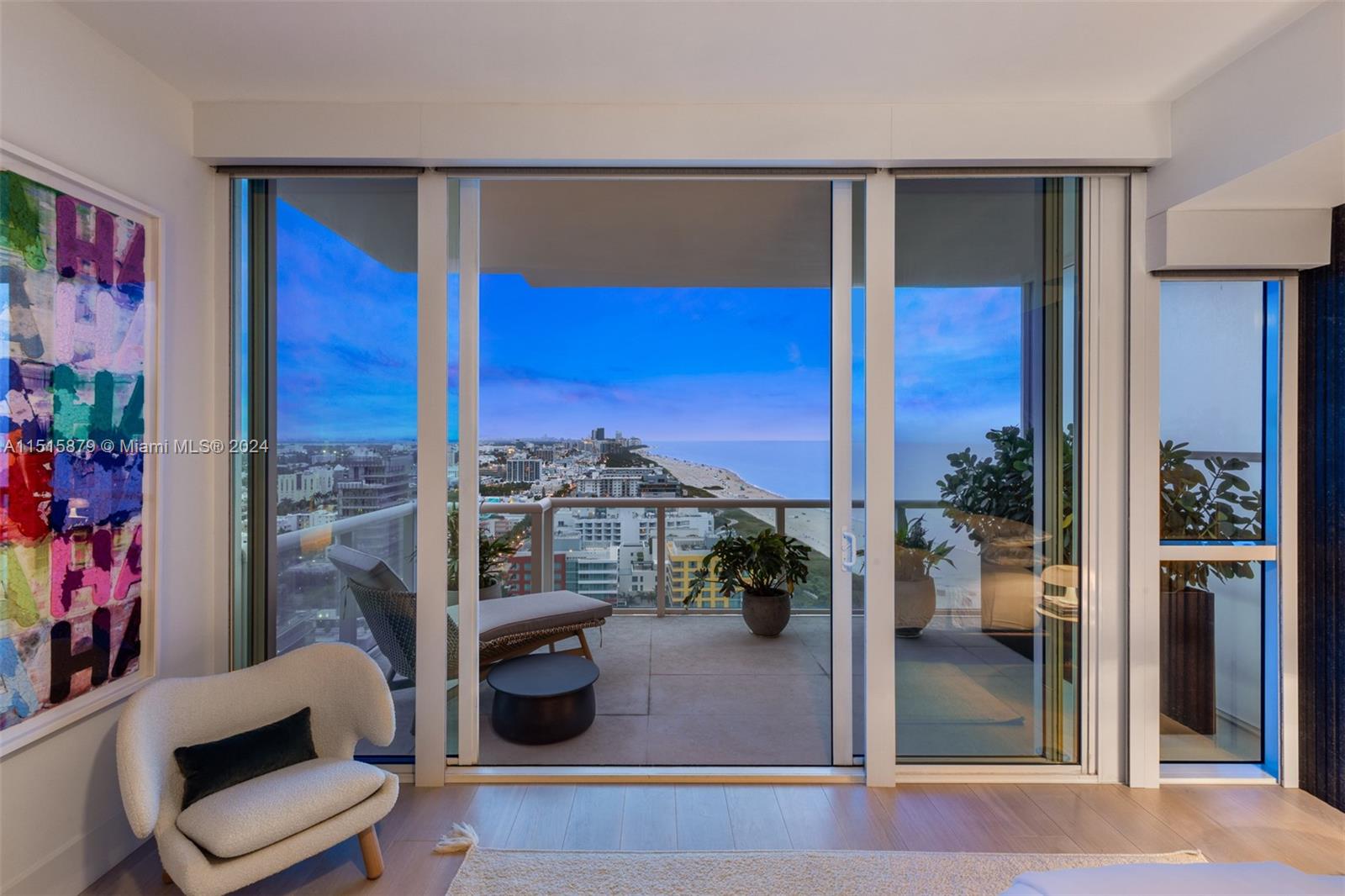 CONTINUUM ON SOUTH BEACH - Residential