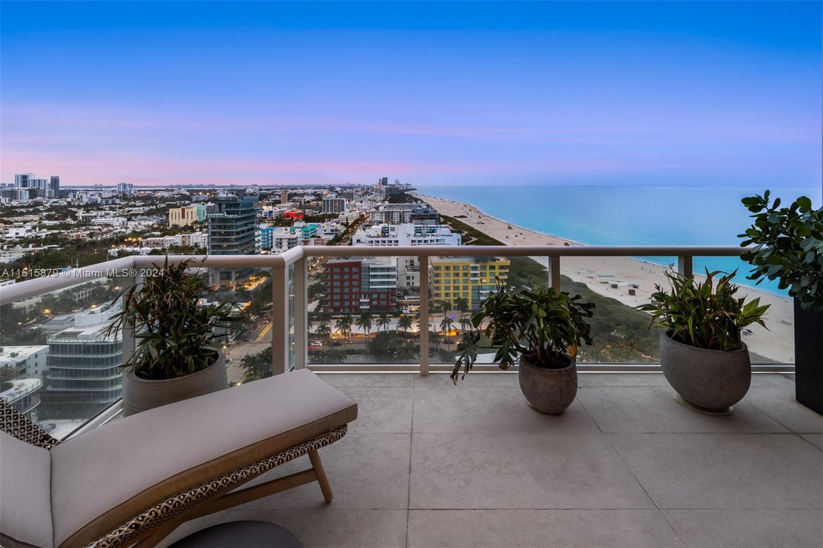 CONTINUUM ON SOUTH BEACH - Residential