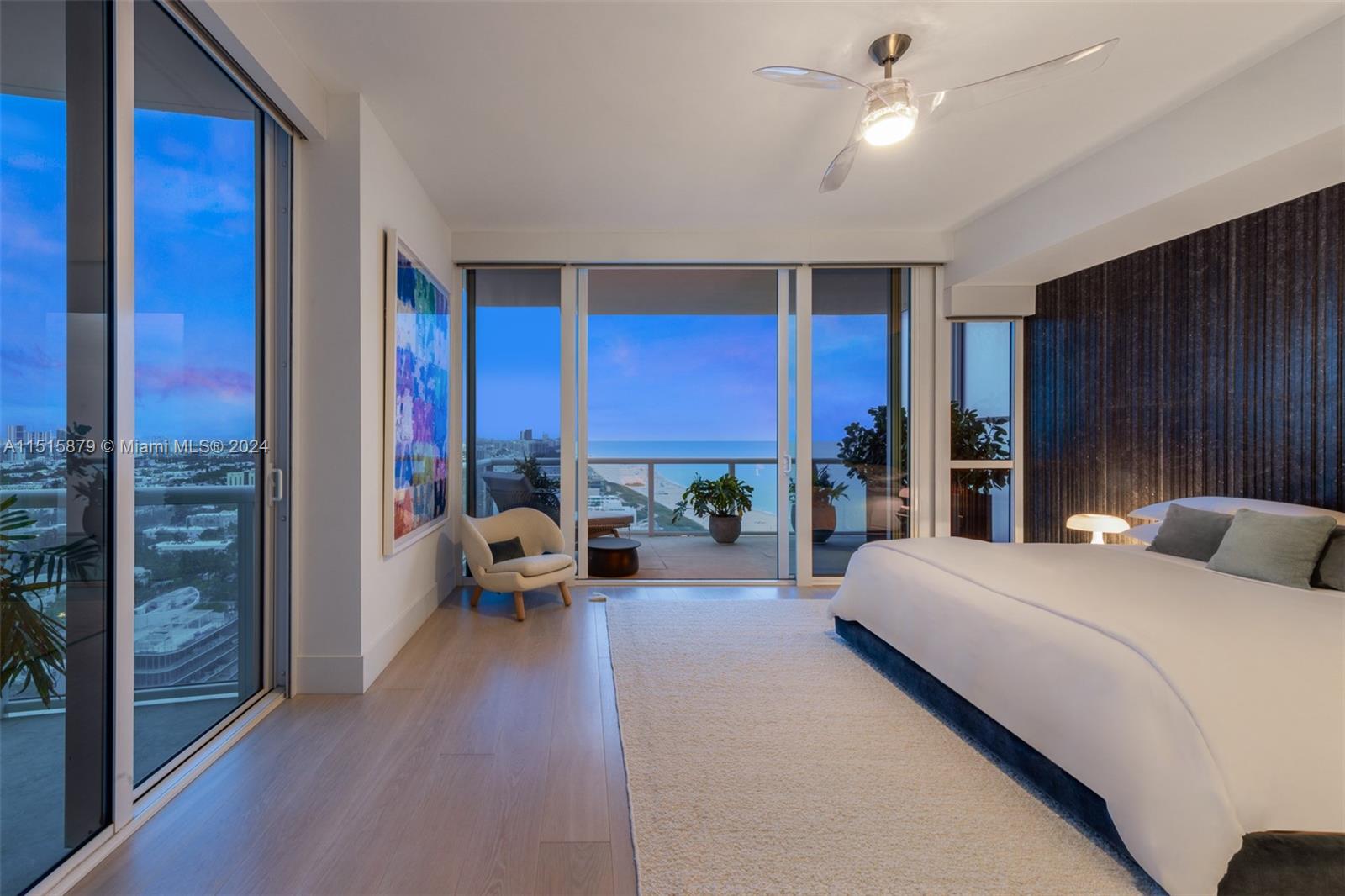 CONTINUUM ON SOUTH BEACH - Residential