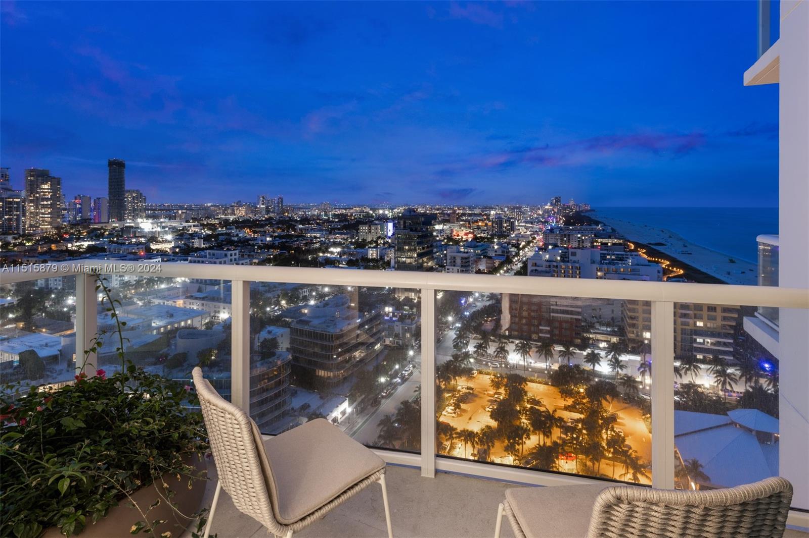 CONTINUUM ON SOUTH BEACH - Residential