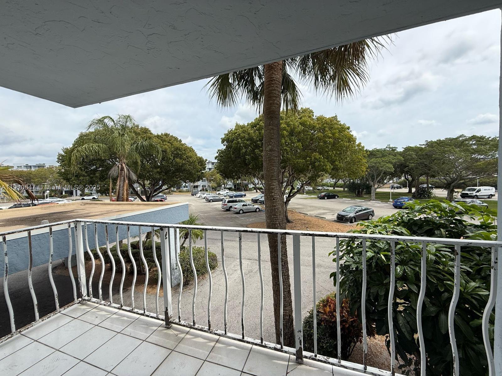 BREAKWATERS OF THE PALM B - Residential Lease