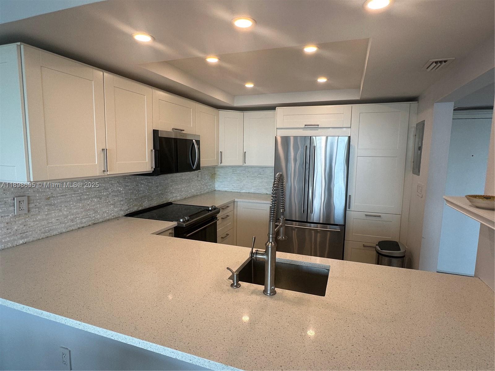 555 NE 15th St 23B