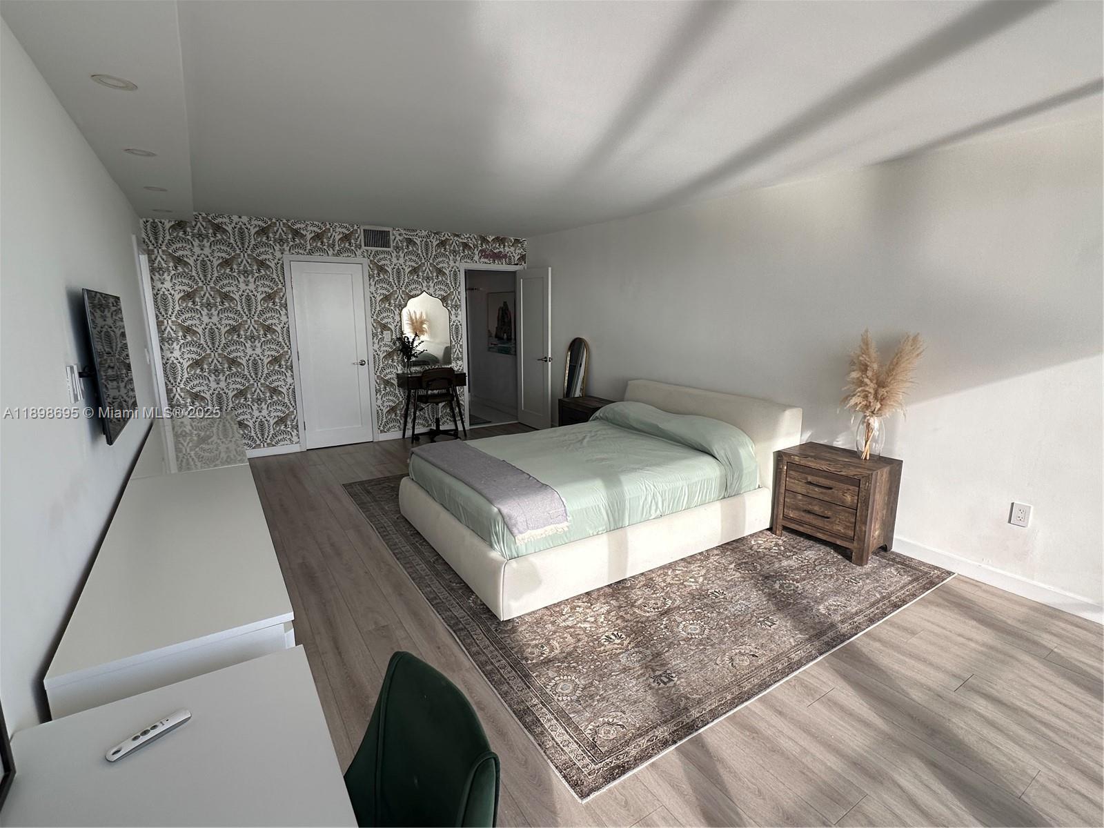 VENETIA CONDO - Residential Lease