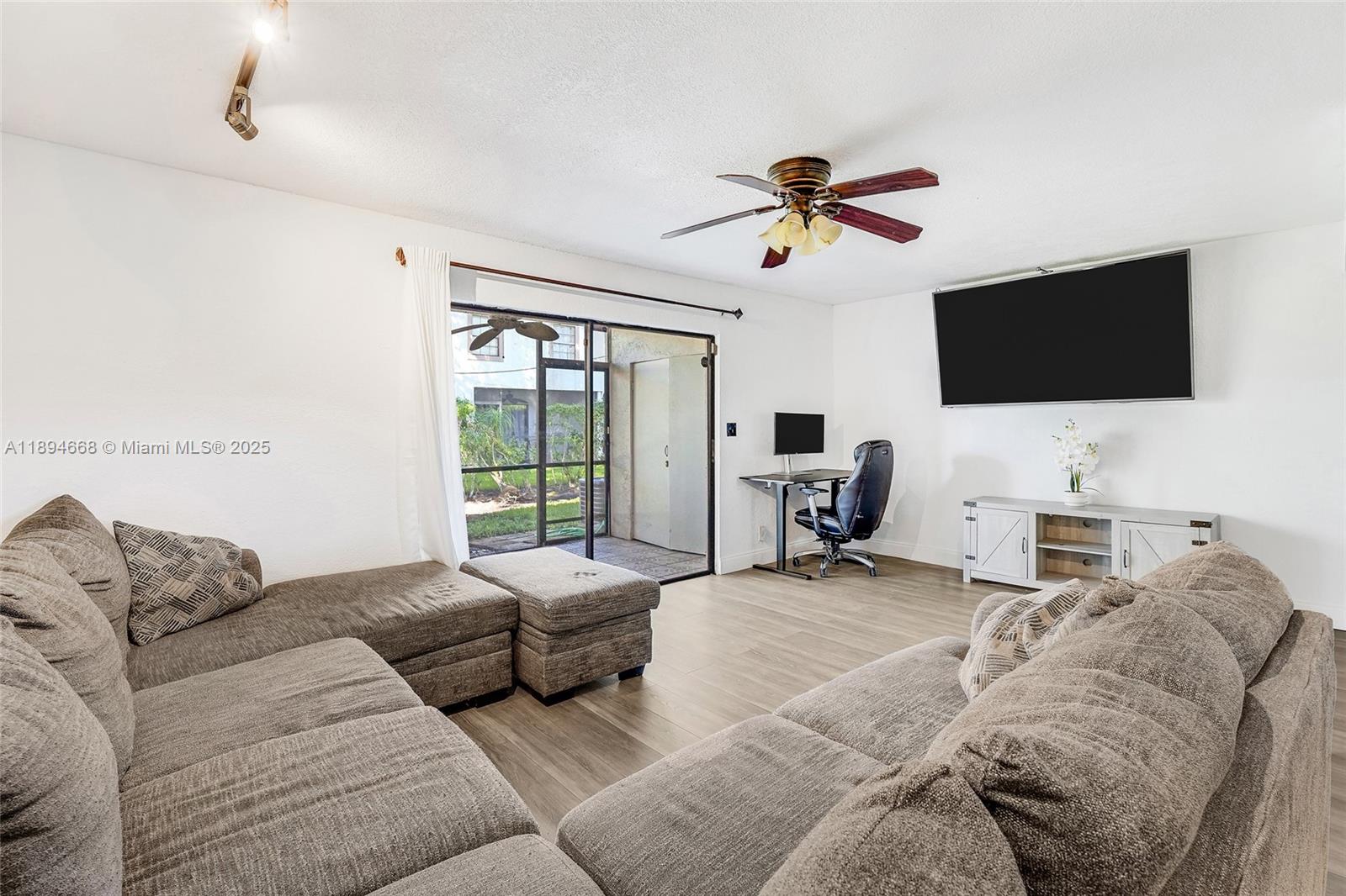 WELLEBY UNIT SEVEN - Residential
