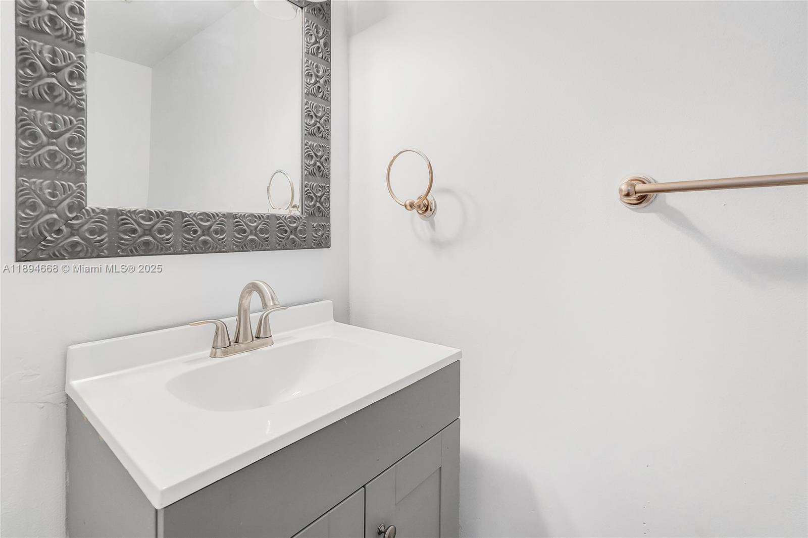 WELLEBY UNIT SEVEN - Residential