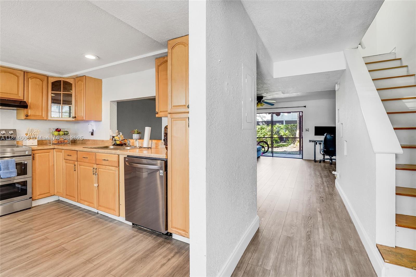 WELLEBY UNIT SEVEN - Residential